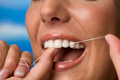 Cách Vệ Sinh Răng Đúng Cách Sau Khi Trồng Răng Implant